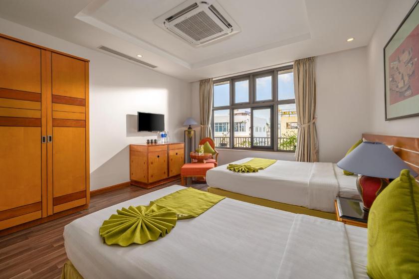 Studio Deluxe Studio Deluxe