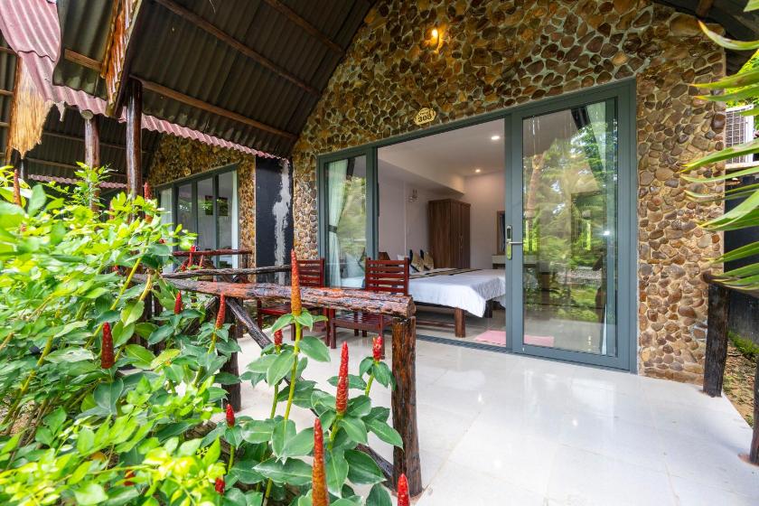Bungalow 3 Người Hướng Vườn