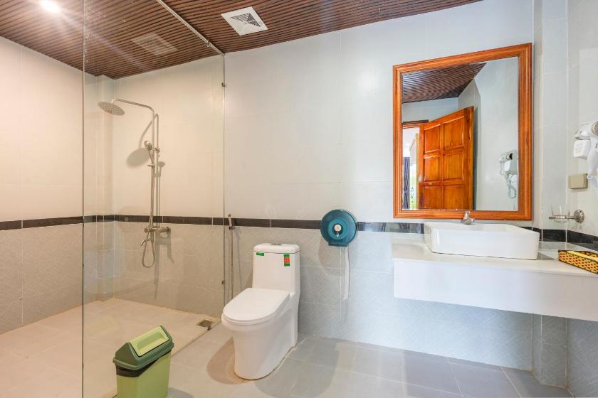 Bungalow Gia Đình Hướng Vườn