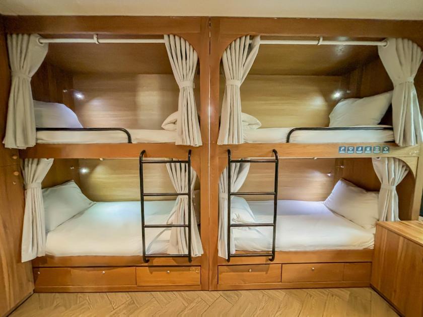 Phòng Ngủ Tập Thể 4 Giường Cho Cả Nam Và Nữ  Phòng Ngủ Tập Thể 4 Giường Cho Cả Nam Và Nữ