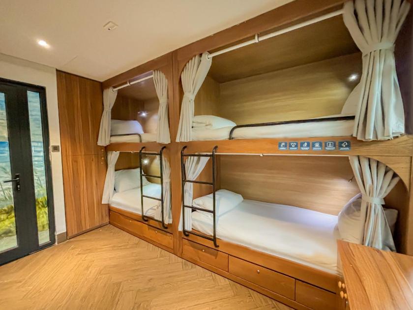 Phòng Ngủ Tập Thể 4 Giường Cho Cả Nam Và Nữ  Phòng Ngủ Tập Thể 4 Giường Cho Cả Nam Và Nữ