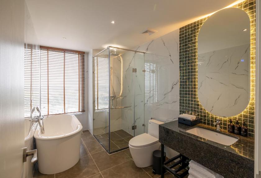 Phòng Luxury Giường Đôi + Xe Đưa Đón Miễn Phí Đến Trung Tâm Thành Phố