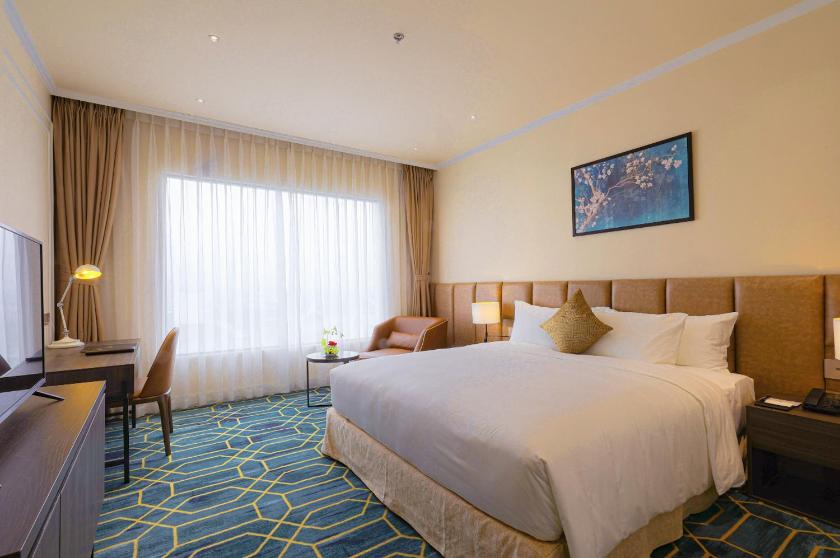 Phòng Deluxe Giường Đôi + Xe Đưa Đón Miễn Phí Đến Trung Tâm Thành Phố