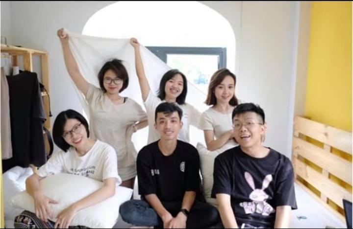 Căn Hộ Nhìn Ra Hồ Bơi 