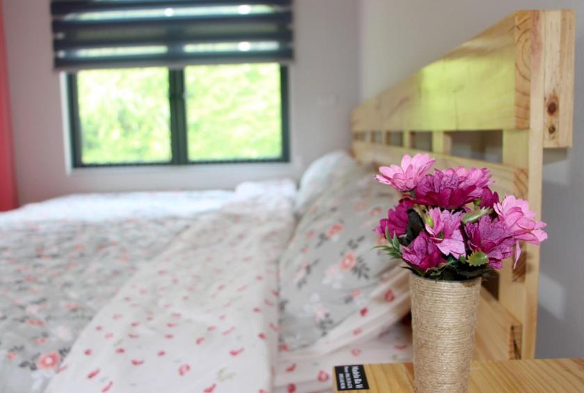 Căn Hộ Nhìn Ra Hồ Bơi 