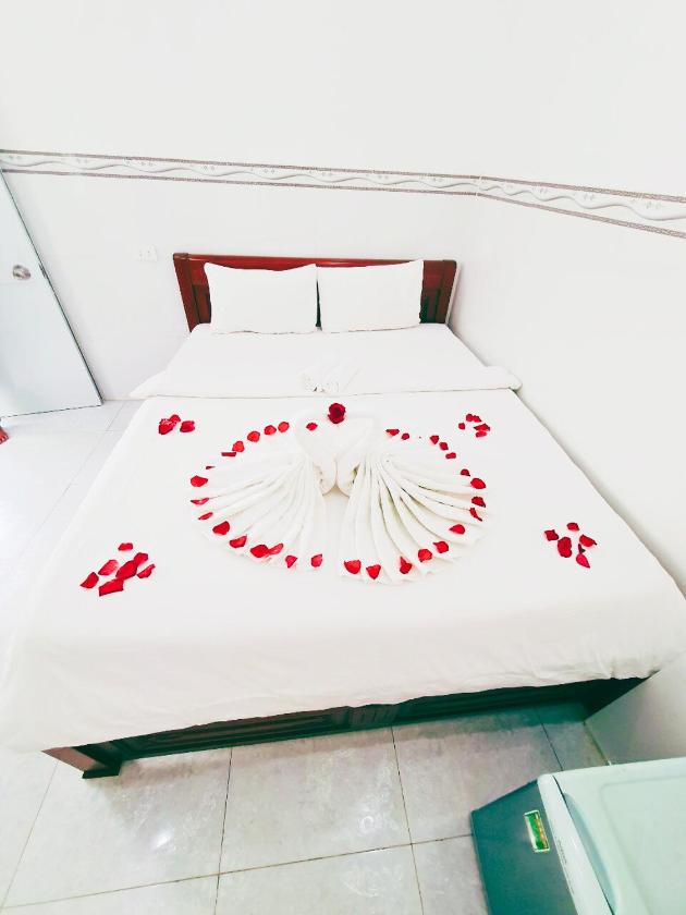 Phòng Deluxe (2 Người lớn + 1 Trẻ em) Phòng Deluxe (2 Người lớn + 1 Trẻ em)