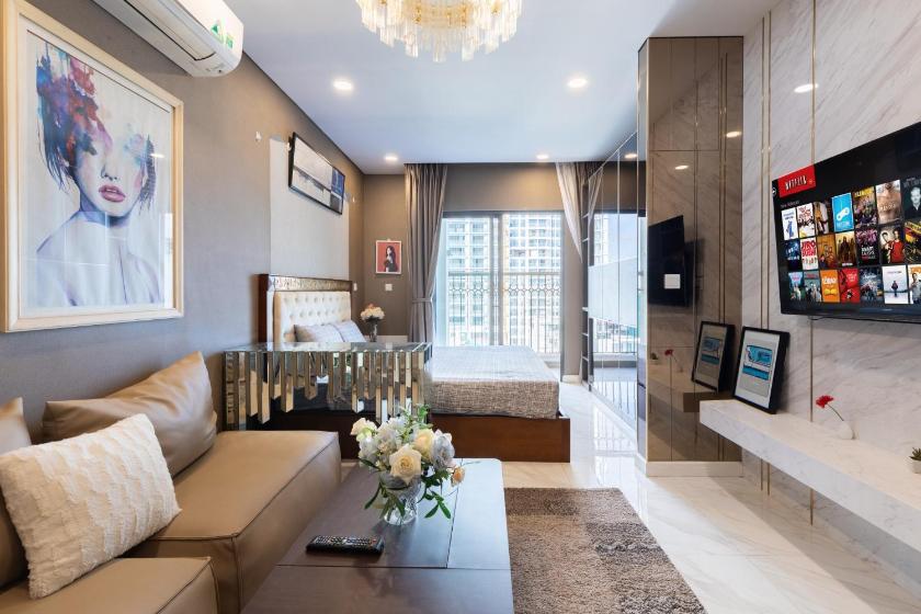 Studio Nhìn ra hồ