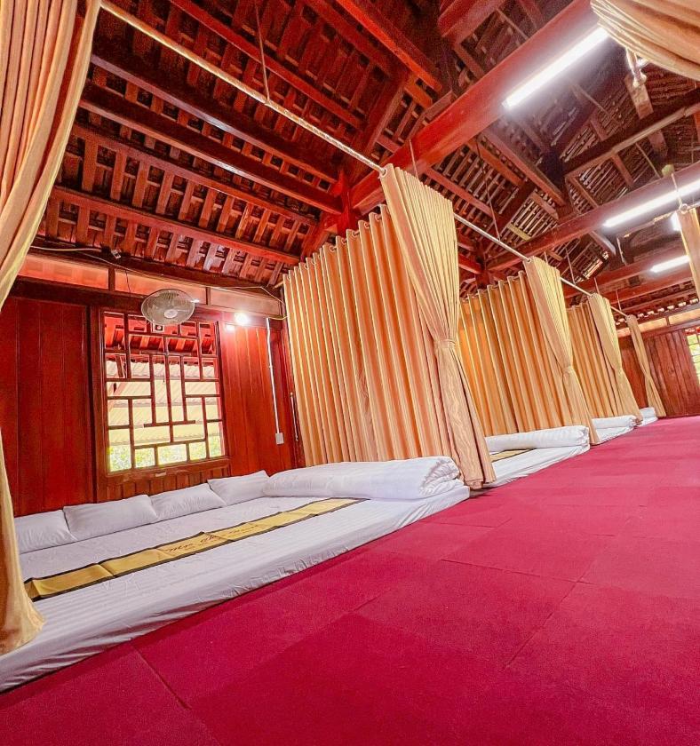 Phòng Ngủ Tập Thể Cho Cả Nam Và Nữ