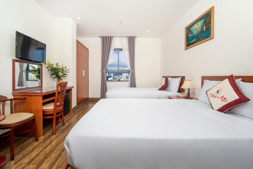 Phòng Deluxe 4 Người