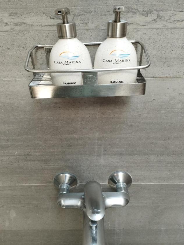 Phòng Deluxe Giường Đôi Nhìn Ra Ao Sen Phòng Deluxe Giường Đôi Nhìn Ra Ao Sen