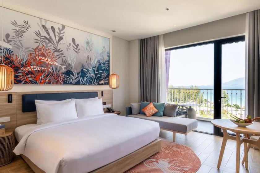 Phòng Deluxe Có Giường Cỡ King Với Ban Công Nhìn Ra Biển