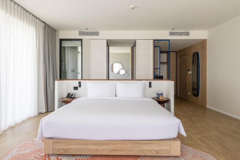 Phòng Deluxe Có Ban Công Nhìn Ra Toàn Cảnh Biển