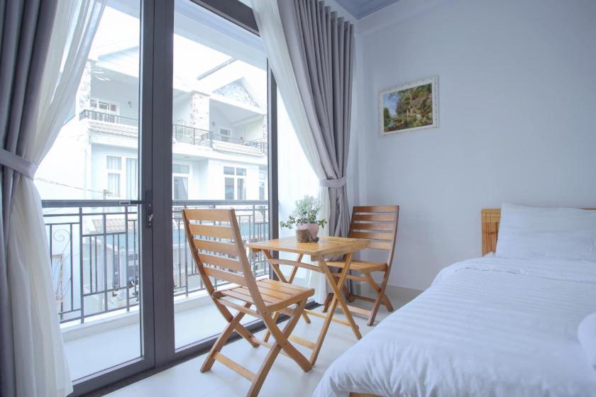 Phòng 4 Người Có Ban Công