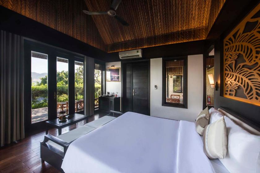 Bungalow Deluxe Có Giường Cỡ King Nhìn Ra Biển Bungalow Deluxe Có Giường Cỡ King Nhìn Ra Biển