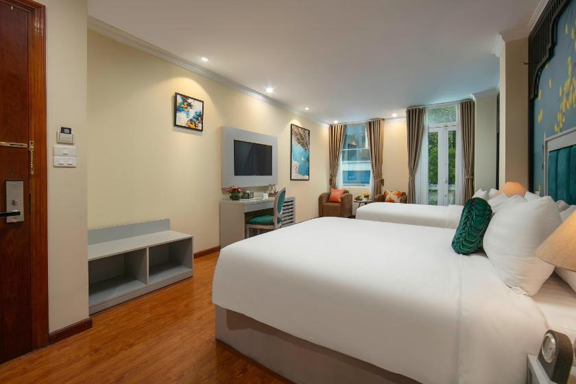 PHÒNG JUNIOR GIƯỜNG ĐÔI/2 GIƯỜNG ĐƠN NHÌN RA CẢNH THÀNH PHỐ