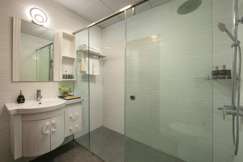 PHÒNG JUNIOR GIƯỜNG ĐÔI/2 GIƯỜNG ĐƠN NHÌN RA CẢNH THÀNH PHỐ