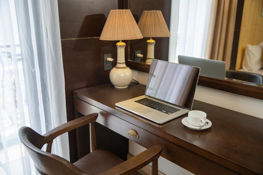 Suite có giường cỡ King với ban công