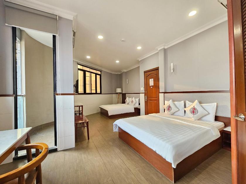 Phòng 4 Người Có Ban Công