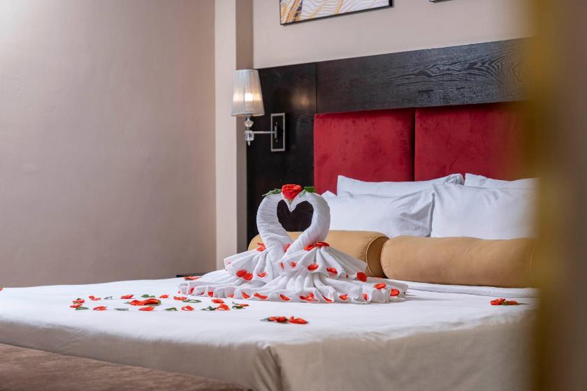 Suite Deluxe Nhìn Ra Thành Phố