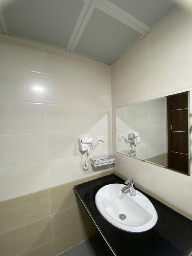 Phòng Giường Đôi Hạng Tiết Kiệm Phòng Giường Đôi Hạng Tiết Kiệm