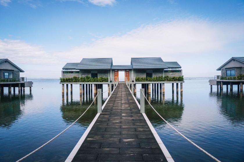 Biệt Thự 2 Phòng Ngủ Có Hồ Bơi Trên Mặt Nước Với Phiếu Spa Miễn Phí