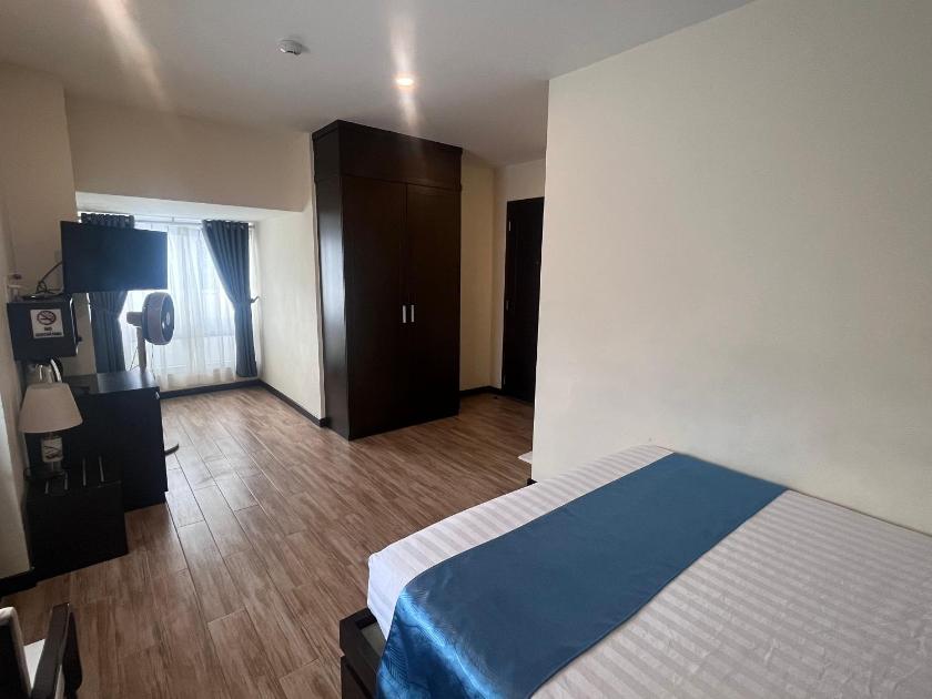 Phòng Deluxe Có Giường Cỡ Queen Phòng Deluxe Có Giường Cỡ Queen