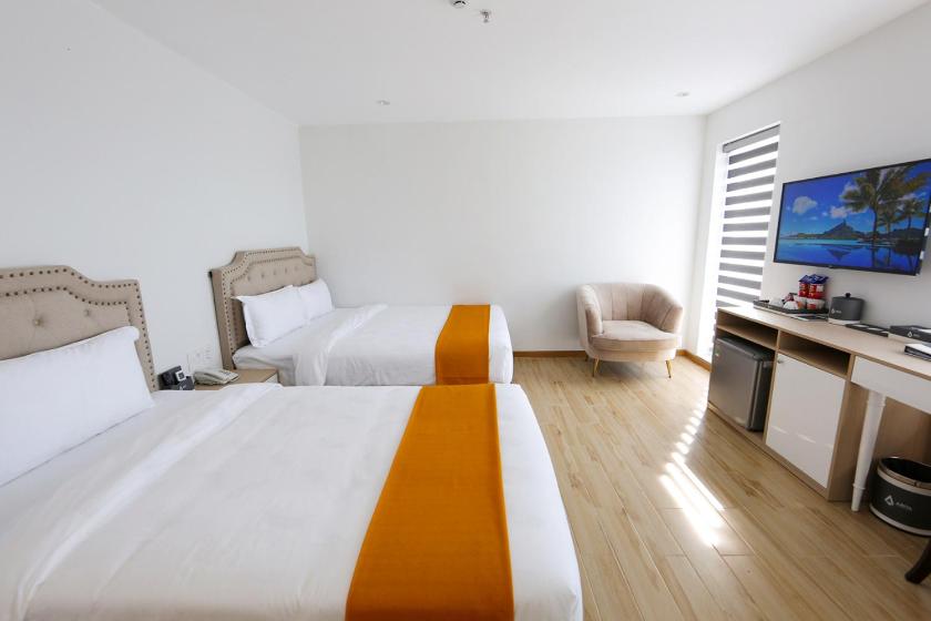 Phòng 2 Giường Đơn Nhìn Ra Thành Phố