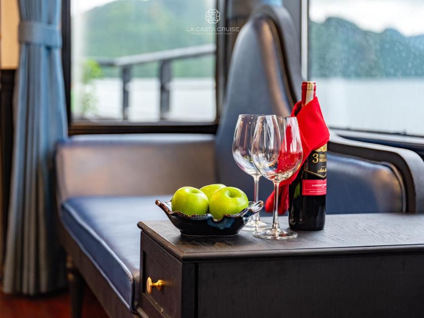 Suite Trăng Mật Có Sân Hiên - 2 Ngày 1 Đêm Suite Trăng Mật Có Sân Hiên - 2 Ngày 1 Đêm