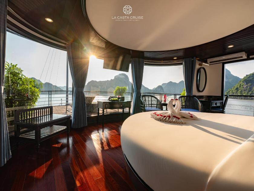 Suite có giường cỡ King với ban công Suite có giường cỡ King với ban công