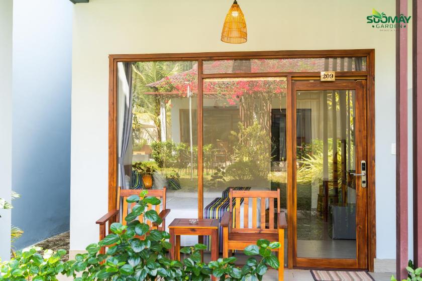 Phòng 2 Giường Đơn Nhìn Ra Hồ Bơi