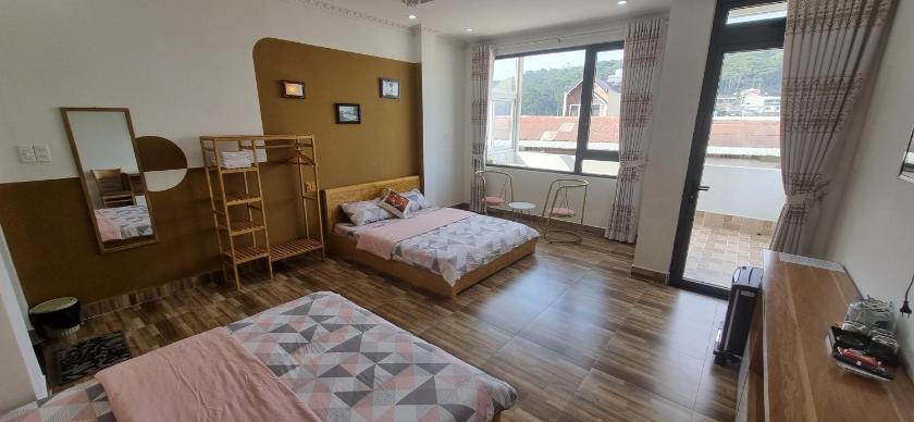 Phòng Gia đình nhìn ra Núi Phòng Gia đình nhìn ra Núi