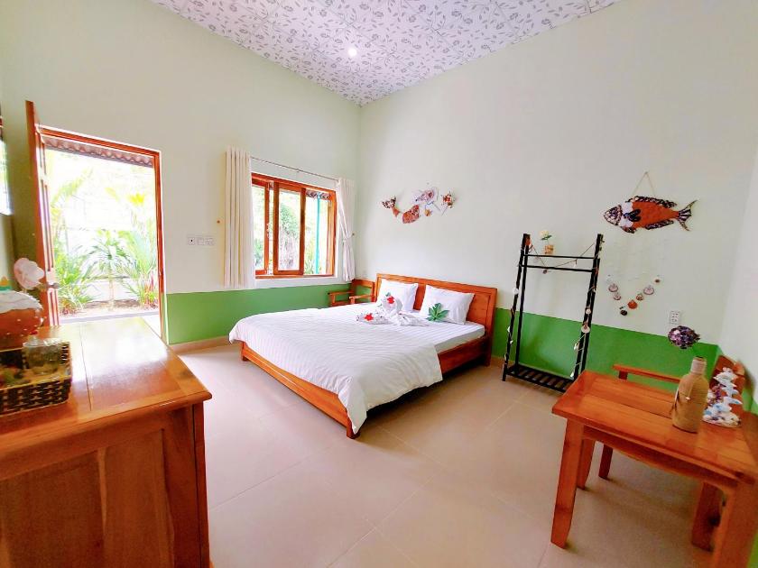 Phòng Deluxe (2 Người lớn + 1 Trẻ em) Phòng Deluxe (2 Người lớn + 1 Trẻ em)