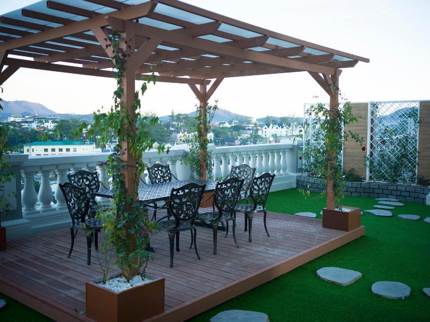 Suite Grand Nhìn Ra Vườn