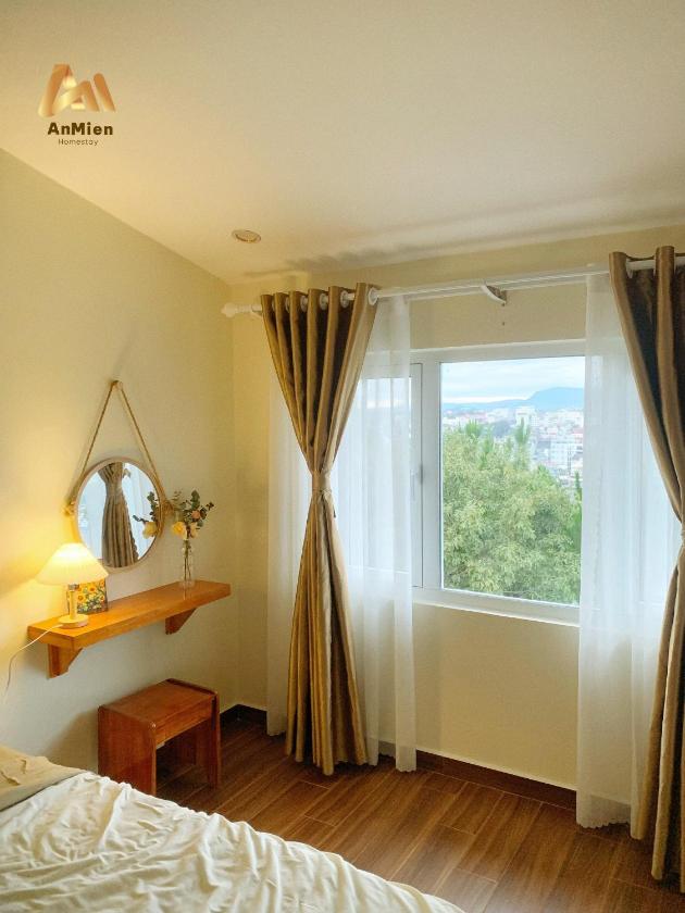 Phòng 3 Người Nhìn Ra Núi