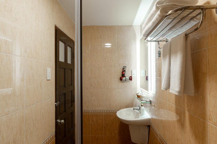 Phòng Giường Đôi Hạng Tiết Kiệm