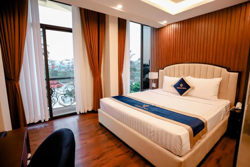 Suite Nhìn Ra Hồ Suite Nhìn Ra Hồ