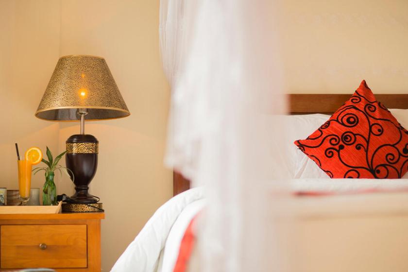 Phòng Deluxe Giường Đôi Nhìn Ra Hồ Bơi