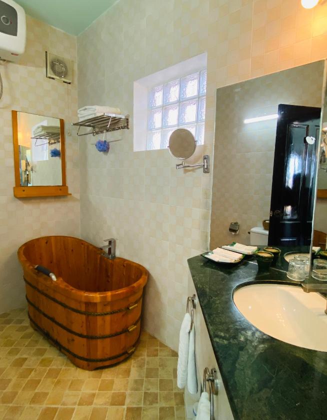 Phòng Deluxe Giường Đôi/2 Giường Đơn Có Ban Công Phòng Deluxe Giường Đôi/2 Giường Đơn Có Ban Công