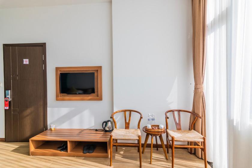 Phòng 3 Người Nhìn Ra Thành Phố Phòng 3 Người Nhìn Ra Thành Phố