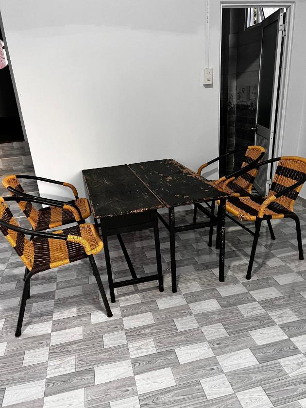 Căn Hộ Nhìn Ra Vườn Căn Hộ Nhìn Ra Vườn