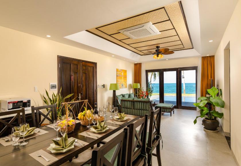 BIỆT THỰ NHÌN RA BIỂN 3 PHÒNG NGỦ CÓ HỒ BƠI RIÊNG BIỆT THỰ NHÌN RA BIỂN 3 PHÒNG NGỦ CÓ HỒ BƠI RIÊNG