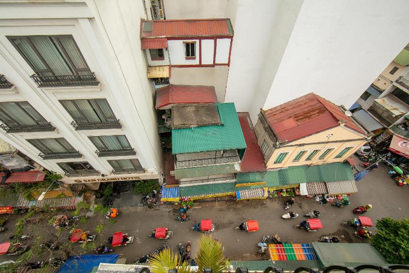 Phòng Deluxe Giường Đôi Có Ban Công