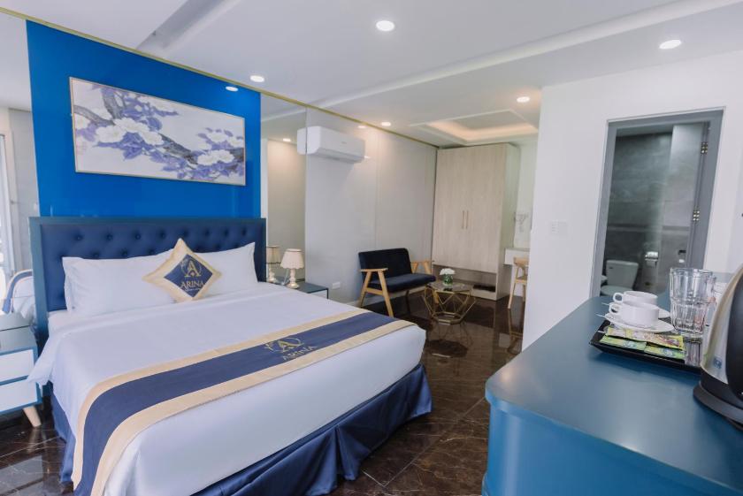 Phòng Deluxe Giường Đôi Có Ban Công