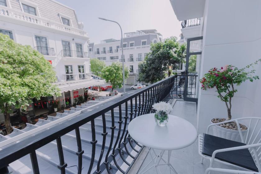 Phòng 4 Người Có Ban Công