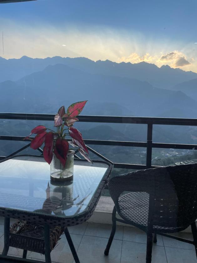 Phòng Deluxe Giường Đôi Có Ban Công