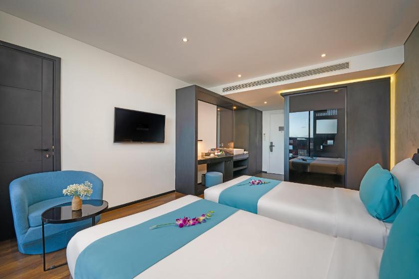 Phòng có 2 giường đơn Premier với tầm nhìn ra biển