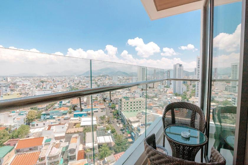 Senior Deluxe Triple City View Senior Deluxe Triple City View