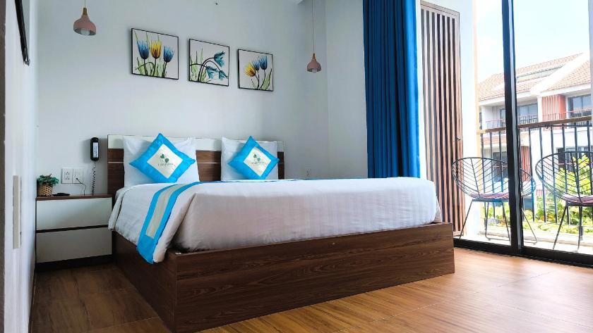Phòng Deluxe Giường Đôi Có Ban Công Phòng Deluxe Giường Đôi Có Ban Công