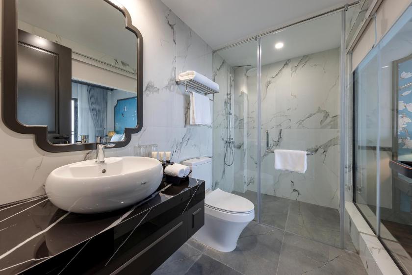 Phòng Premier Có Ban Công Nhìn Ra Núi