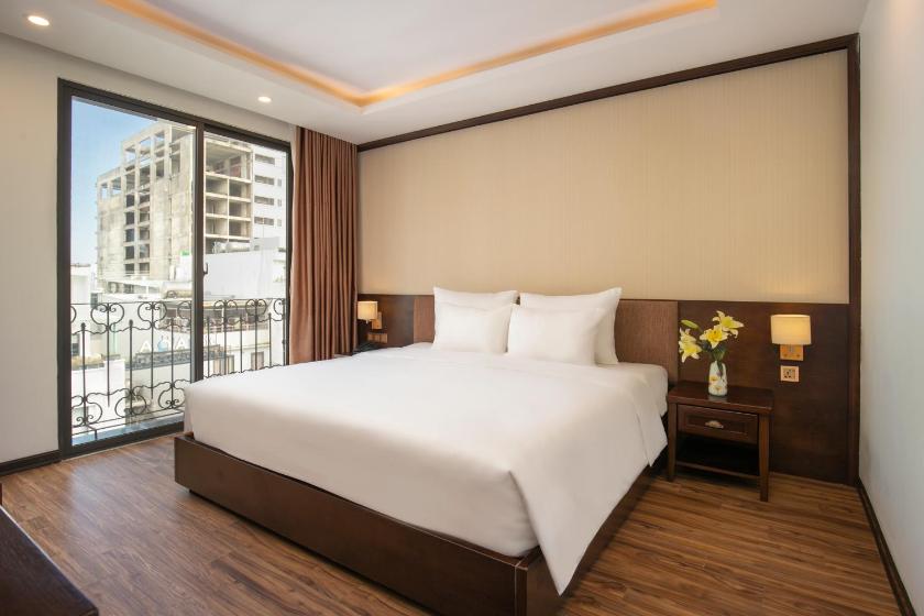Phòng Executive Giường Đôi Có Ban Công Nhìn Ra Thành Phố